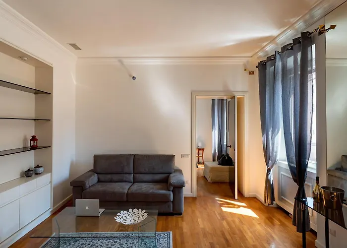 Casa Crispi 33 *