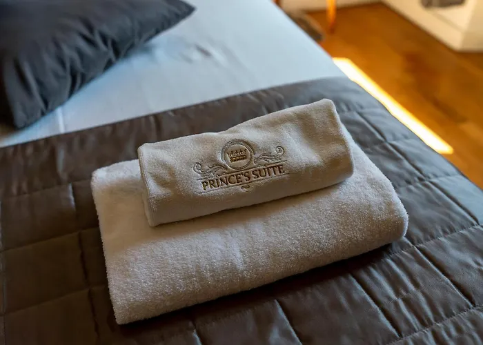 Casa Crispi 33 *