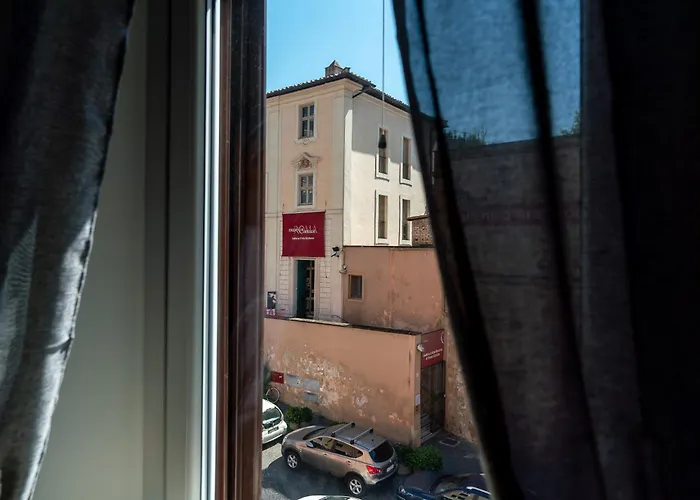 Casa Crispi 33 *